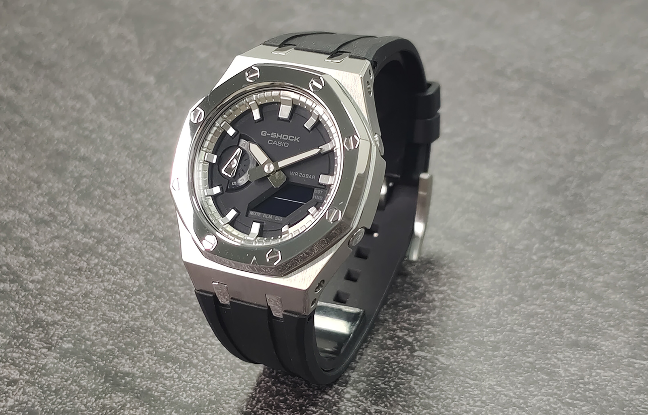 Кастомные часы CASIO GA2100 | чёрный | CasiOAK Custom Кастомные часы Casio G-Shock GA-2100 — чёрный силиконовый ремешок и серебристый безель