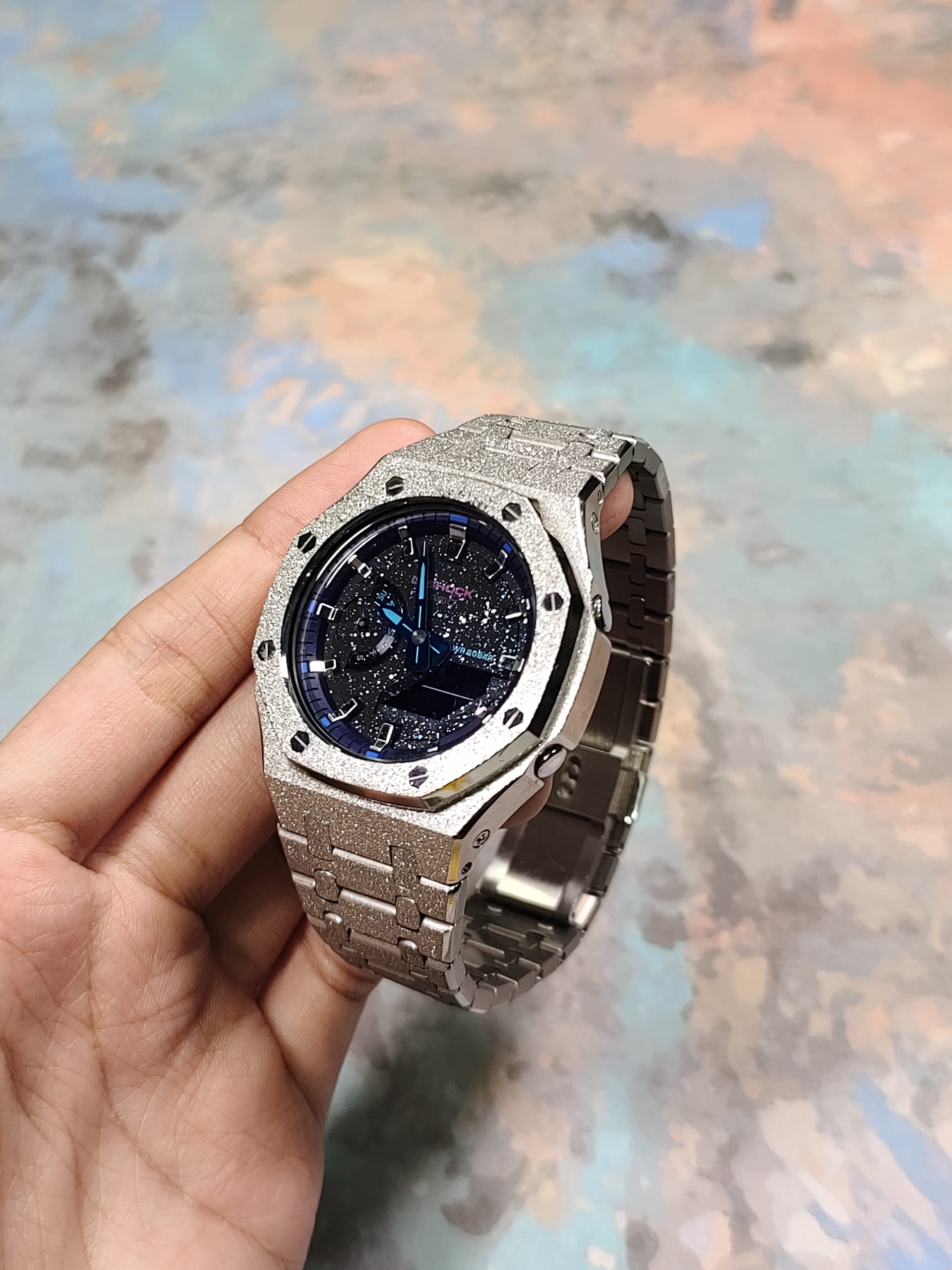 Кастомные часы CASIO VB-1A | Мод | CasiOAK Custom Кастомные часы Casio G-Shock GA-2100 — серебристый корпус с кристальным эффектом и тёмный браслет